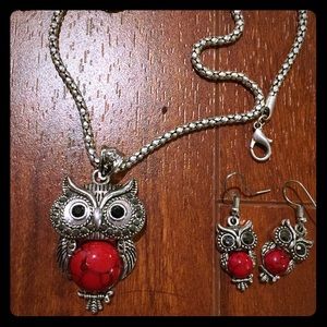 Owl pendant set with earrings